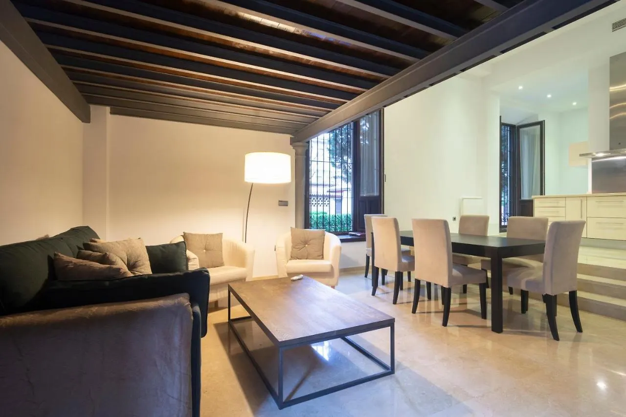 Apartamentos Palacio De Los Jeronimos Granada Apartman